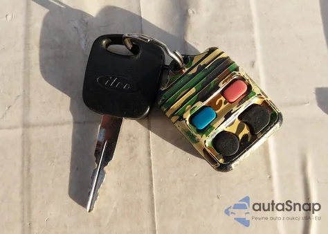 2002 Ford Crown Victoria Lx z USA, uszkodzony, nr VIN 2FAFP74W72X109773